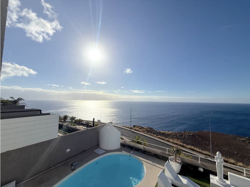 4 soveværelse Villa til leje i Santa Cruz de Tenerife med swimmingpool - € 5.000 (Ref: 9292380)
