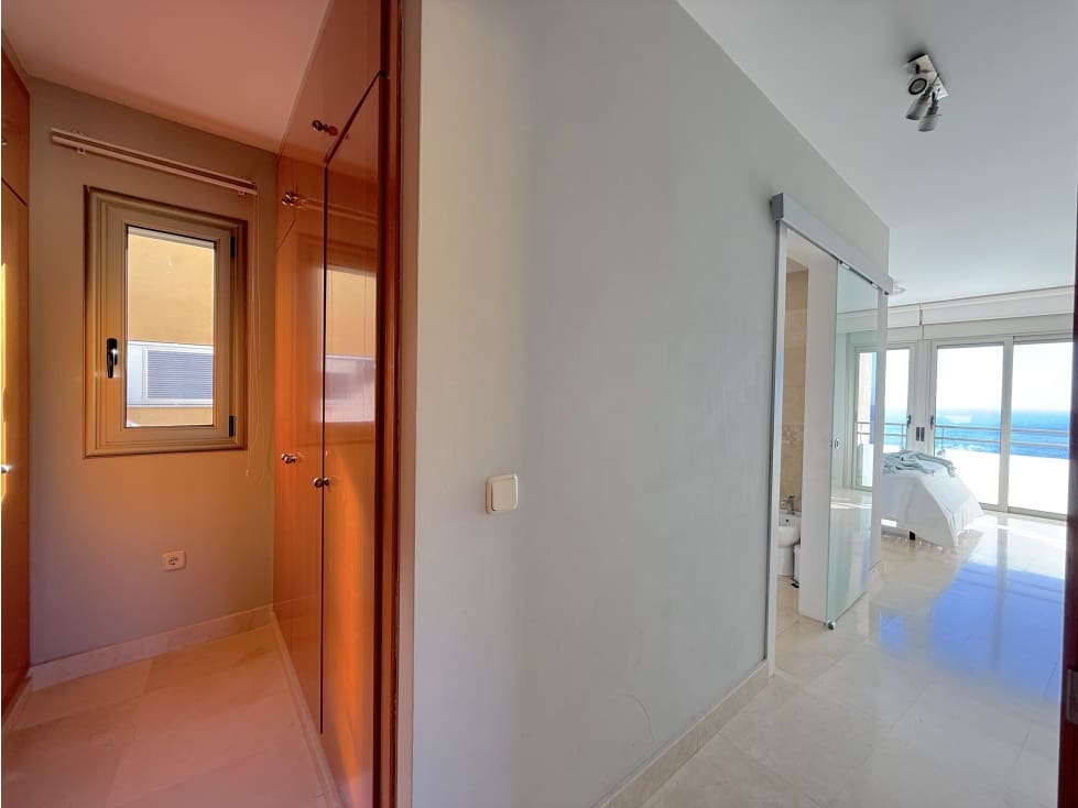 4 soveværelse Villa til leje i Santa Cruz de Tenerife med swimmingpool - € 5.000 (Ref: 9292380)