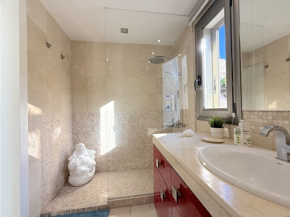 4 soveværelse Villa til leje i Santa Cruz de Tenerife med swimmingpool - € 5.000 (Ref: 9292380)