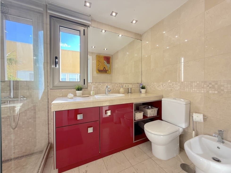 4 soveværelse Villa til leje i Santa Cruz de Tenerife med swimmingpool - € 5.000 (Ref: 9292380)