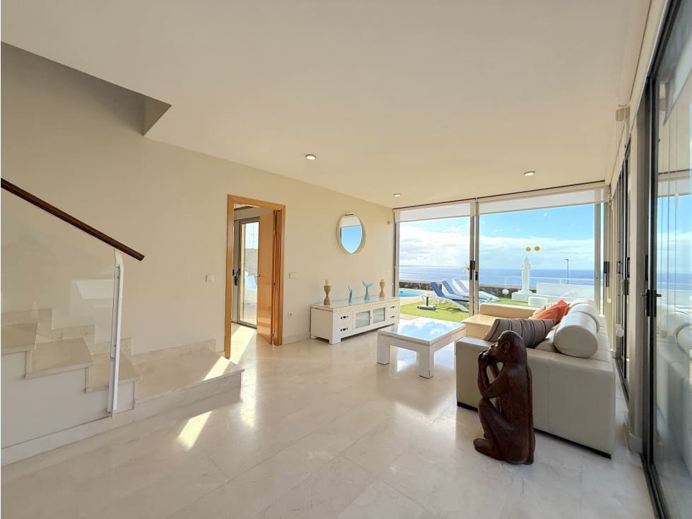 4 soveværelse Villa til leje i Santa Cruz de Tenerife med swimmingpool - € 5.000 (Ref: 9292380)