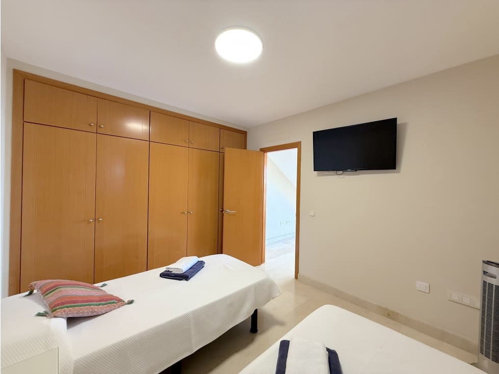 4 soveværelse Villa til leje i Santa Cruz de Tenerife med swimmingpool - € 5.000 (Ref: 9292380)