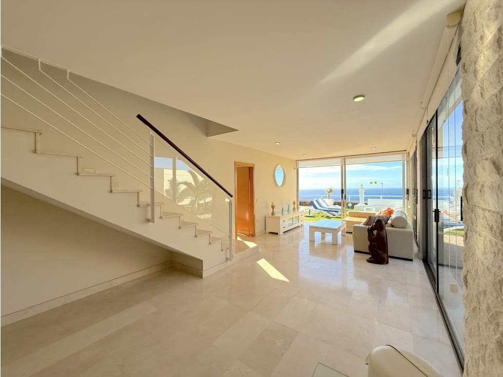 4 soveværelse Villa til leje i Santa Cruz de Tenerife med swimmingpool - € 5.000 (Ref: 9292380)