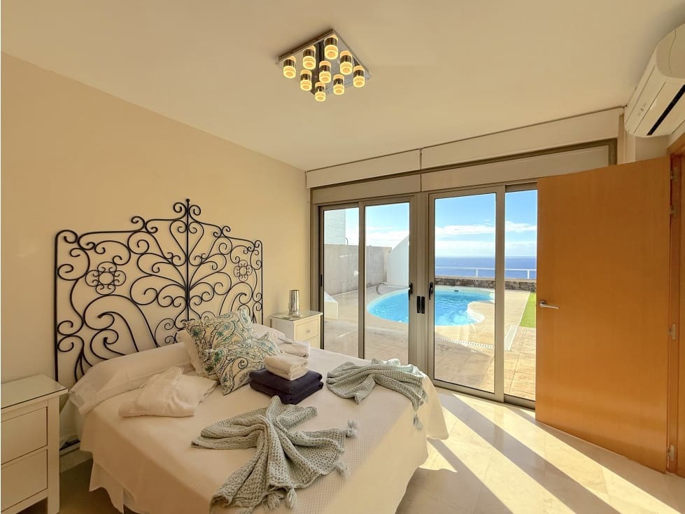 4 soveværelse Villa til leje i Santa Cruz de Tenerife med swimmingpool - € 5.000 (Ref: 9292380)