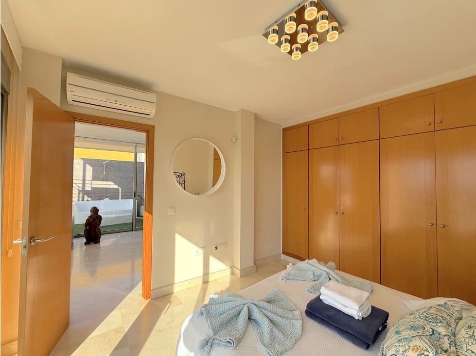 4 soveværelse Villa til leje i Santa Cruz de Tenerife med swimmingpool - € 5.000 (Ref: 9292380)