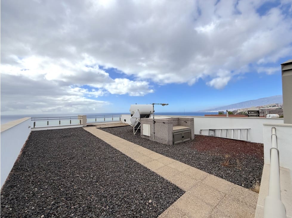4 soveværelse Villa til leje i Santa Cruz de Tenerife med swimmingpool - € 5.000 (Ref: 9292380)