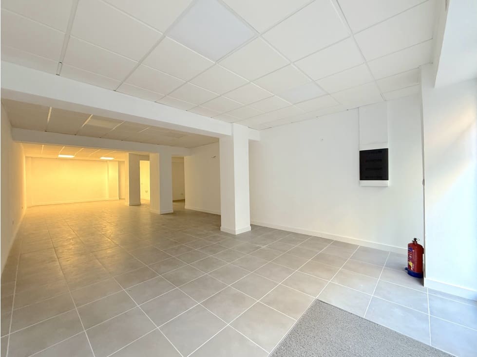 Kommersiell til salgs i Santa Cruz de Tenerife - € 360 000 (Ref: 9345049)