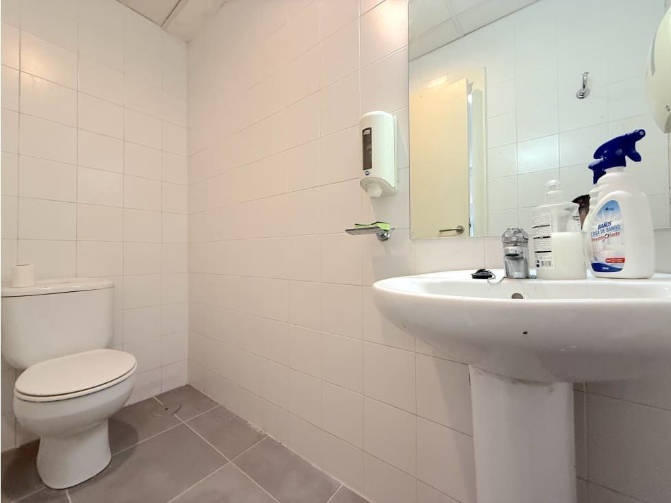 Kommersiell til salgs i Santa Cruz de Tenerife - € 360 000 (Ref: 9345049)