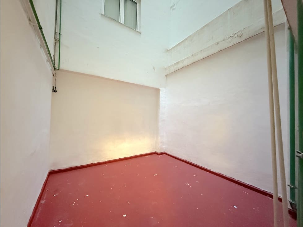 Kommersiell til salgs i Santa Cruz de Tenerife - € 360 000 (Ref: 9345049)