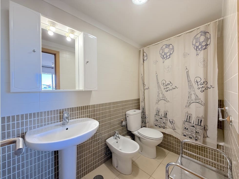 2 quarto Apartamento para arrendar em Santa Cruz de Tenerife - 900 € (Ref: 9390390)