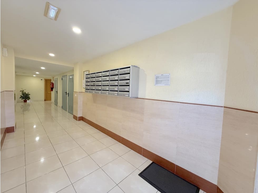 2 quarto Apartamento para arrendar em Santa Cruz de Tenerife - 900 € (Ref: 9390390)