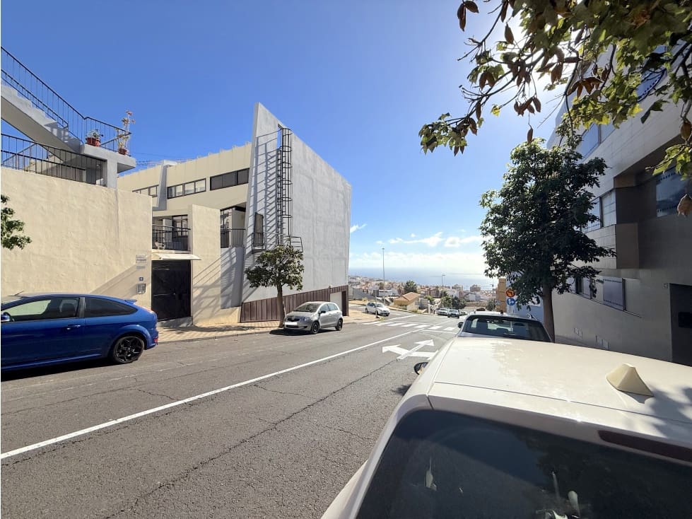 2 quarto Apartamento para arrendar em Santa Cruz de Tenerife - 900 € (Ref: 9390390)