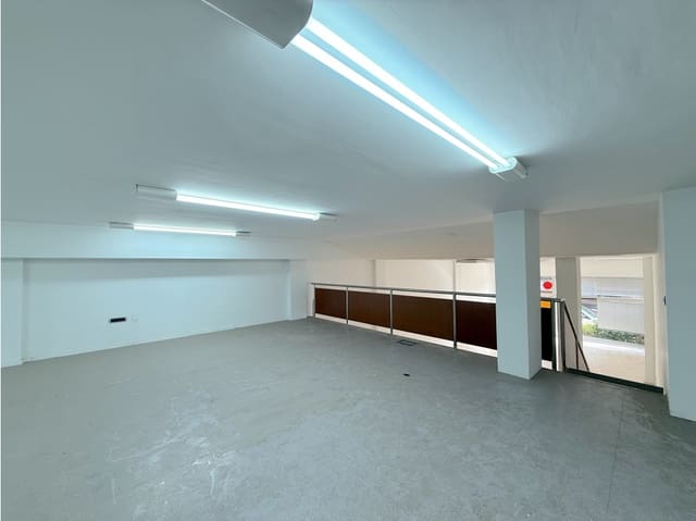 Commercieel te huur in Las Mimosas, Santa Cruz de Tenerife - € 3.500 (Ref: 9400557)