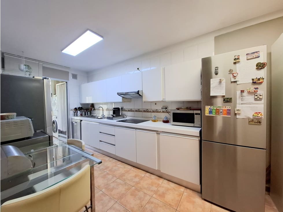 Piso de 4 habitaciones en Santa Cruz de Tenerife en venta - 479.000 € (Ref: 9430978)