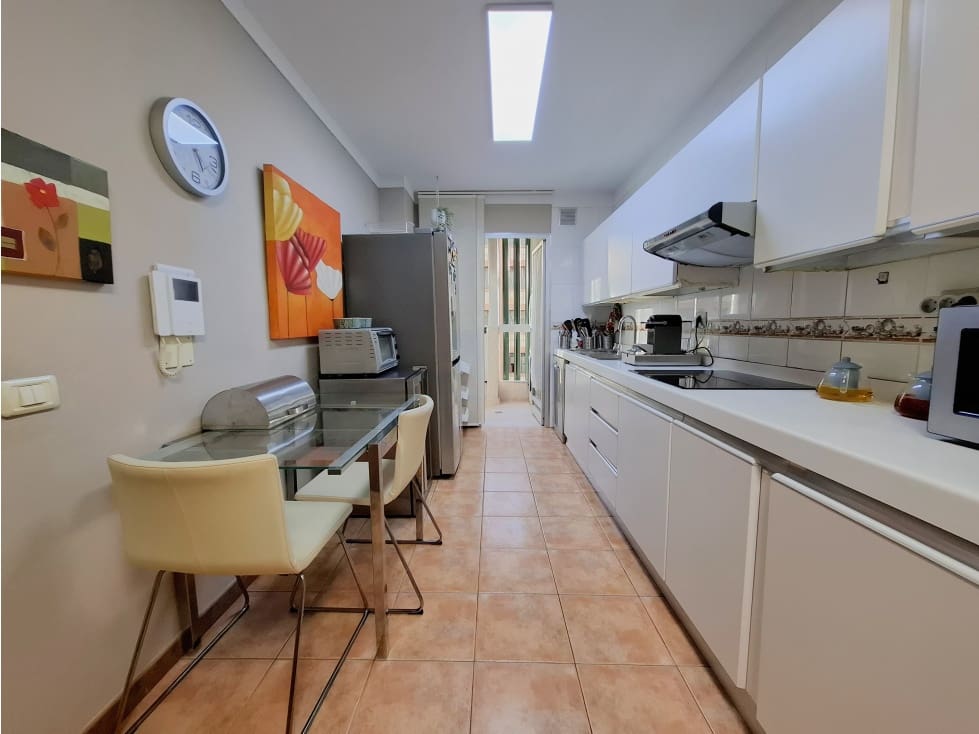 Piso de 4 habitaciones en Santa Cruz de Tenerife en venta - 479.000 € (Ref: 9430978)