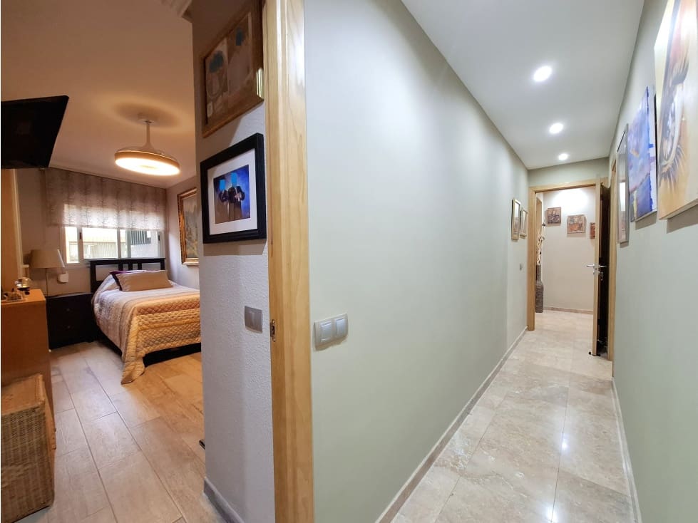 Piso de 4 habitaciones en Santa Cruz de Tenerife en venta - 479.000 € (Ref: 9430978)