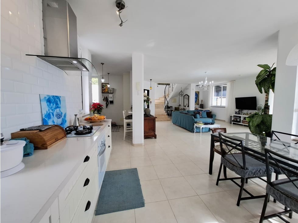 3 sypialnia Willa na sprzedaż w Tabaiba - 824 000 € (Ref: 9451415)