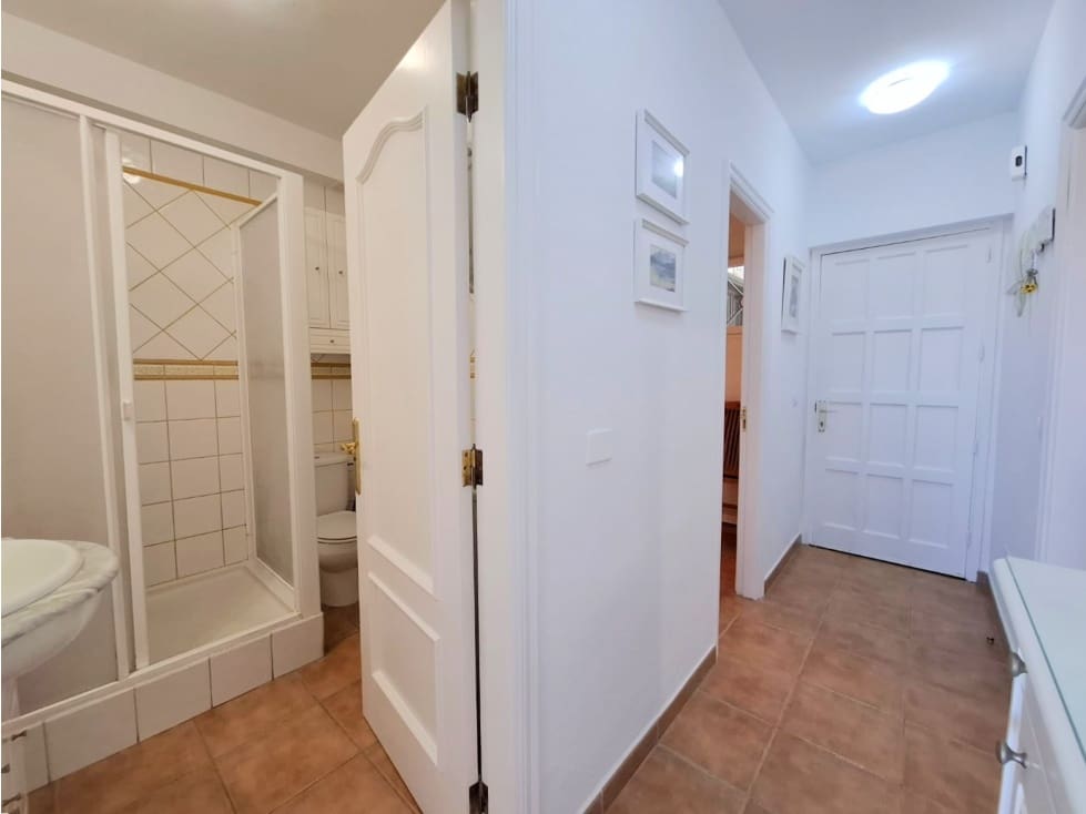 Appartement de 1 chambre à louer à Los Cristianos - 1 100 € (Ref: 9533057)