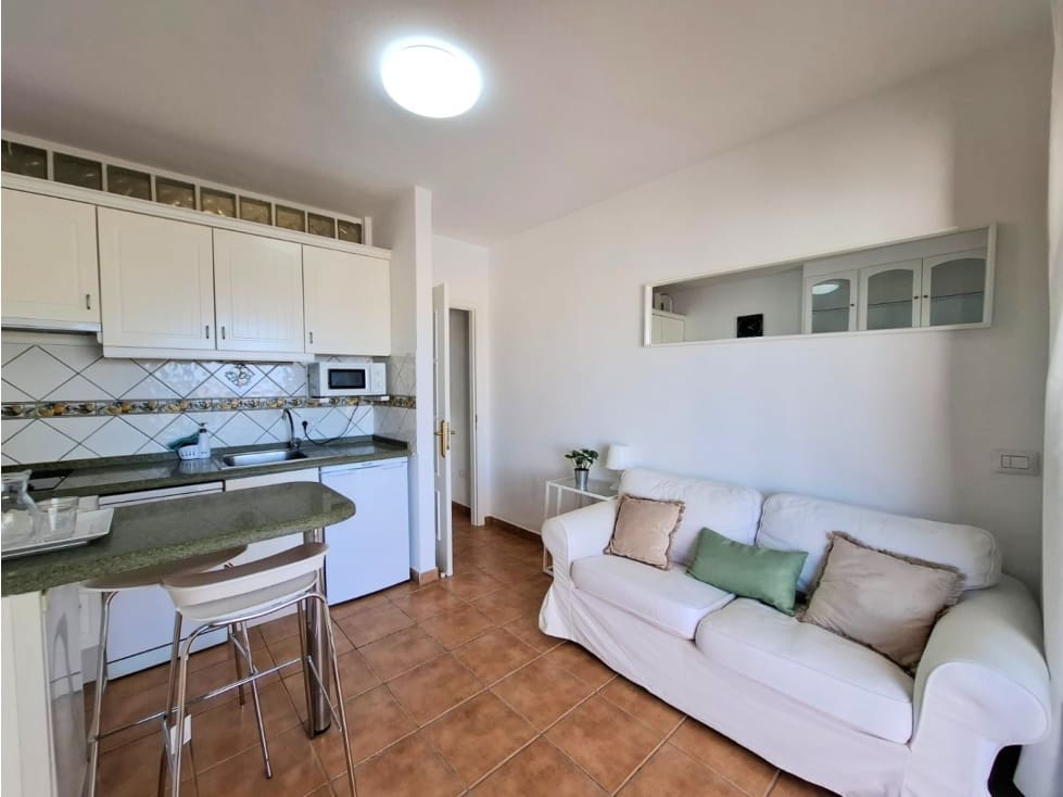 Appartement de 1 chambre à louer à Los Cristianos - 1 100 € (Ref: 9533057)