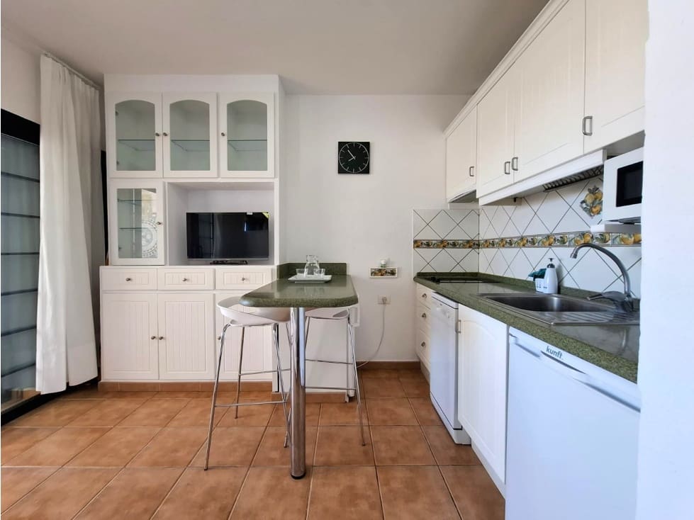 Appartement de 1 chambre à louer à Los Cristianos - 1 100 € (Ref: 9533057)