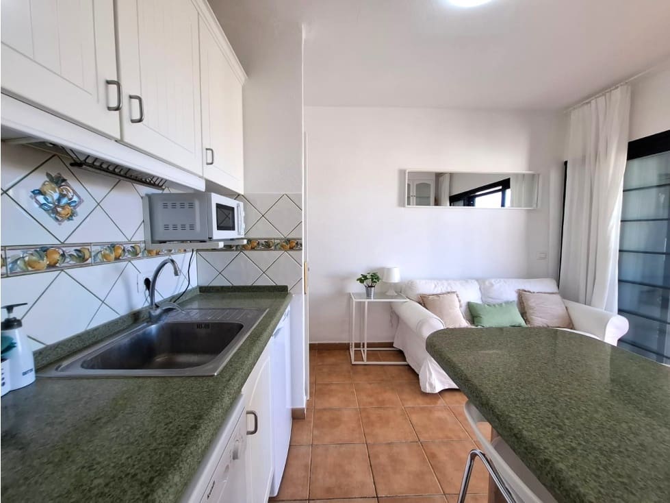 Appartement de 1 chambre à louer à Los Cristianos - 1 100 € (Ref: 9533057)