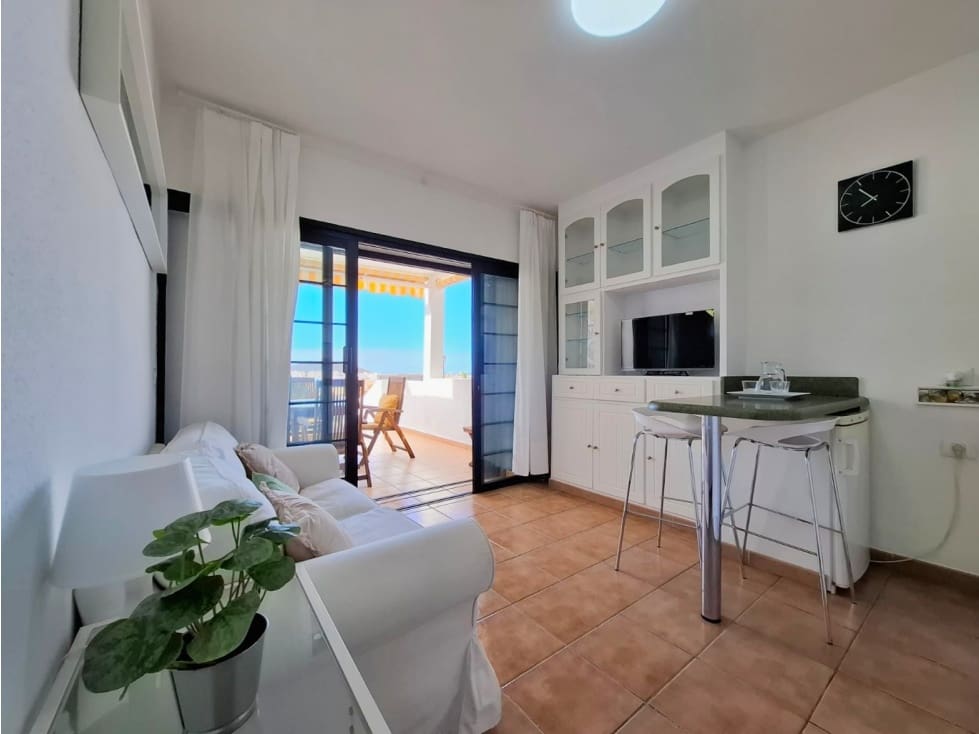 Appartement de 1 chambre à louer à Los Cristianos - 1 100 € (Ref: 9533057)