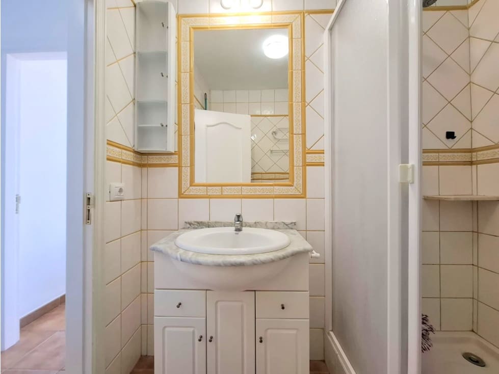 Appartement de 1 chambre à louer à Los Cristianos - 1 100 € (Ref: 9533057)