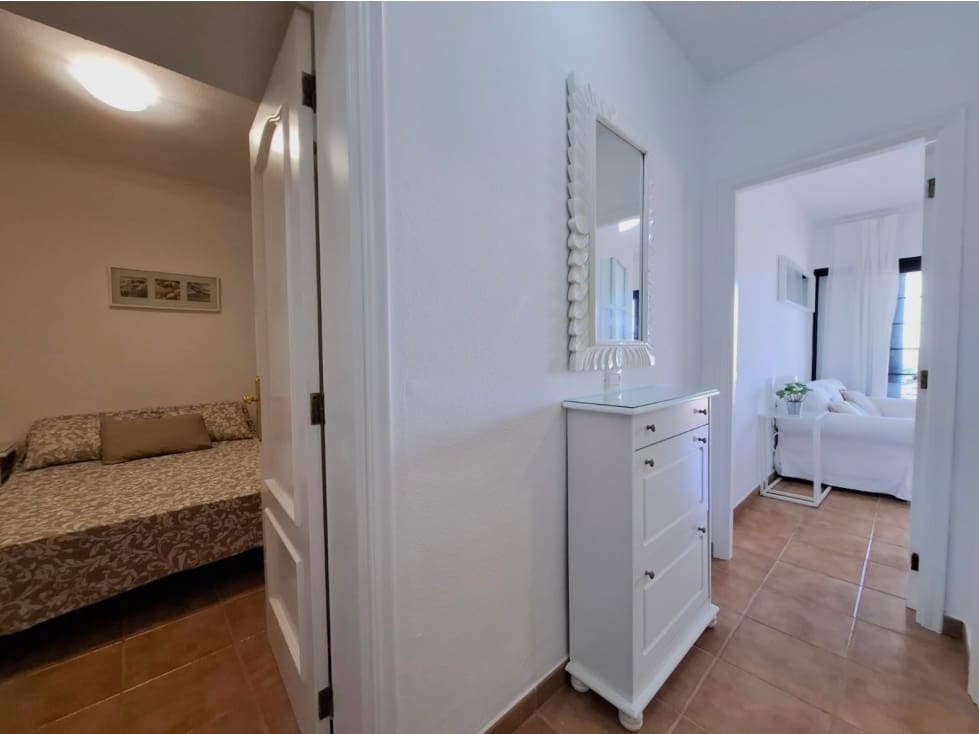 Appartement de 1 chambre à louer à Los Cristianos - 1 100 € (Ref: 9533057)