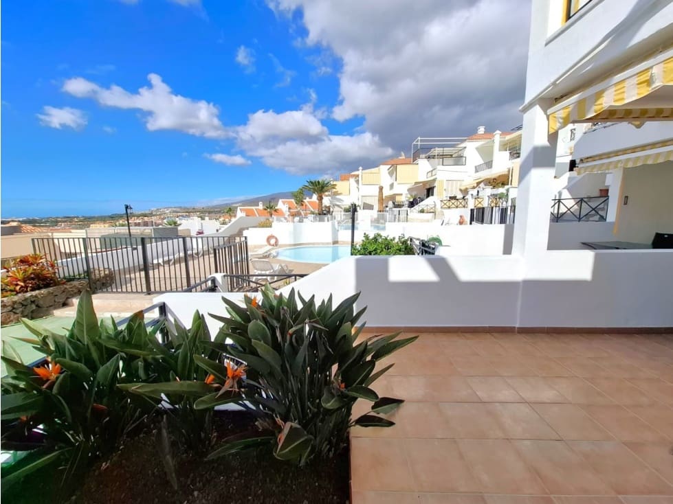Appartement de 1 chambre à louer à Los Cristianos - 1 100 € (Ref: 9533057)