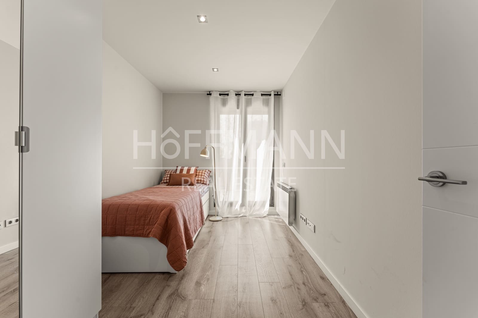 3 sypialnia Dom do wynajęcia w Castelldefels z basenem garażem - 4 900 € (Ref: 10000229)
