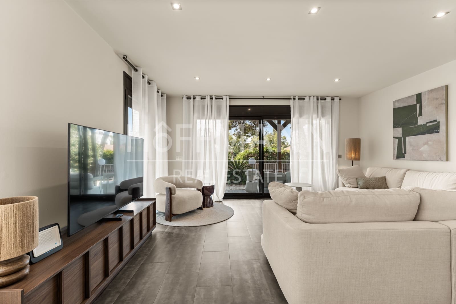 3 sypialnia Dom do wynajęcia w Castelldefels z basenem garażem - 4 900 € (Ref: 10000229)