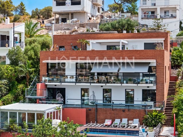 5 soverom Villa til salgs i Sitges med svømmebasseng garasje - € 1 780 000 (Ref: 10054424)