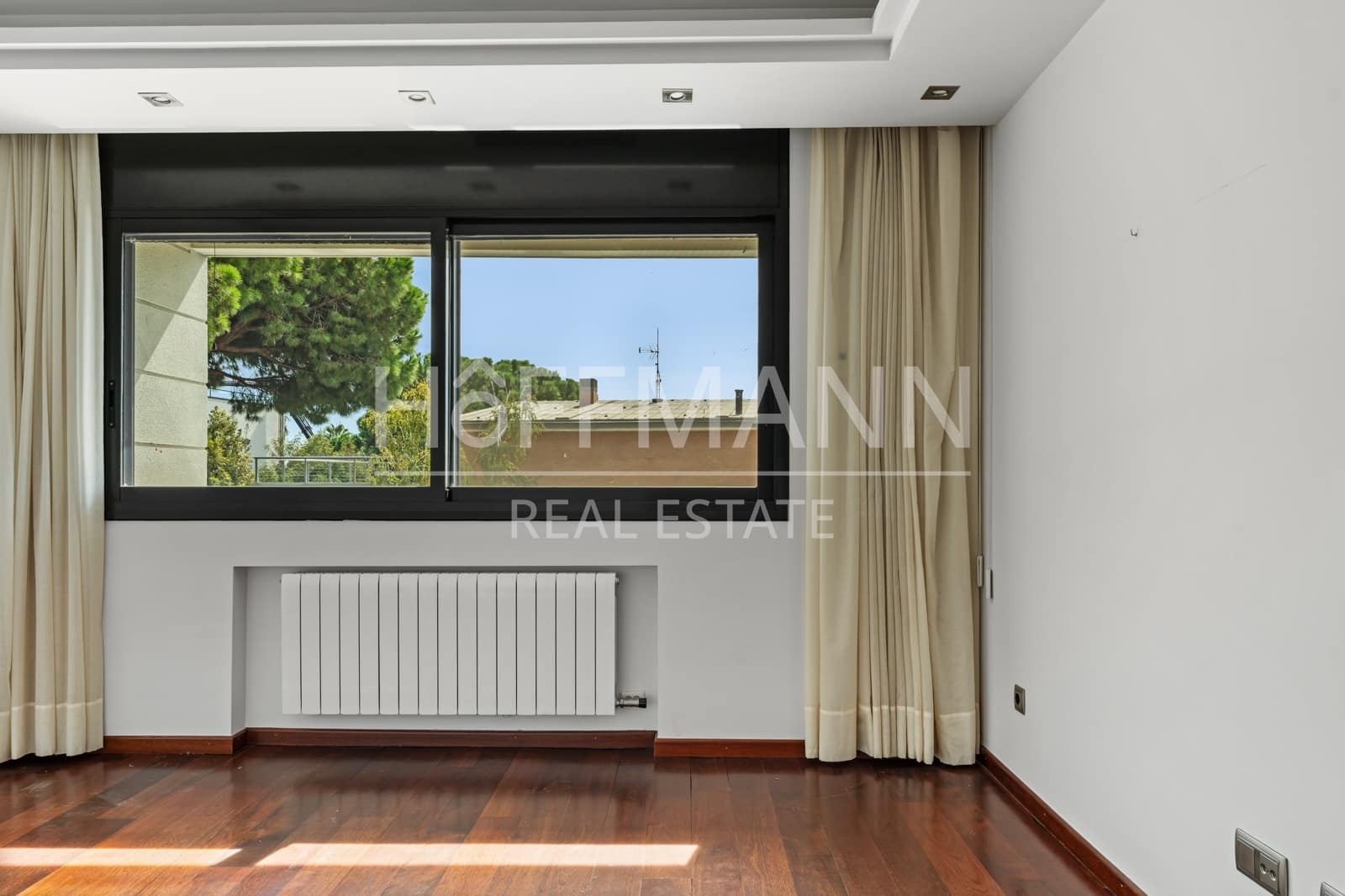 8 makuuhuone Huvila myytävänä paikassa Esplugues de Llobregat mukana uima-altaan 
autotalli - 2 750 000 € (Ref: 10121025)