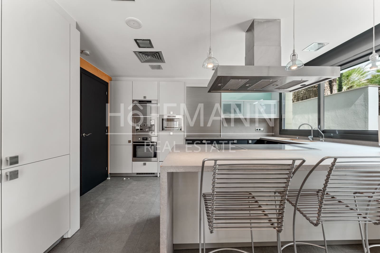 8 makuuhuone Huvila myytävänä paikassa Esplugues de Llobregat mukana uima-altaan 
autotalli - 2 750 000 € (Ref: 10121025)