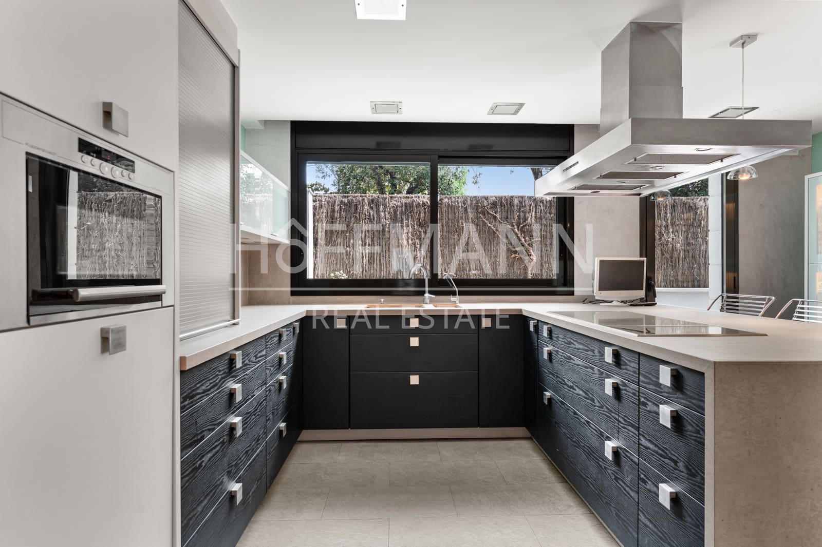 8 makuuhuone Huvila myytävänä paikassa Esplugues de Llobregat mukana uima-altaan 
autotalli - 2 750 000 € (Ref: 10121025)