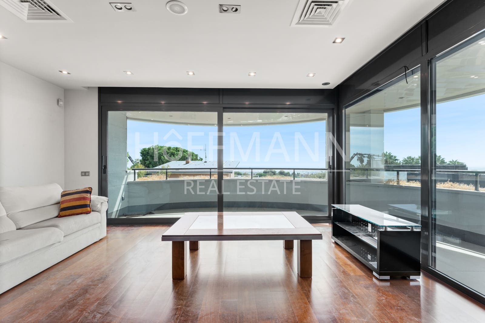 8 makuuhuone Huvila myytävänä paikassa Esplugues de Llobregat mukana uima-altaan 
autotalli - 2 750 000 € (Ref: 10121025)