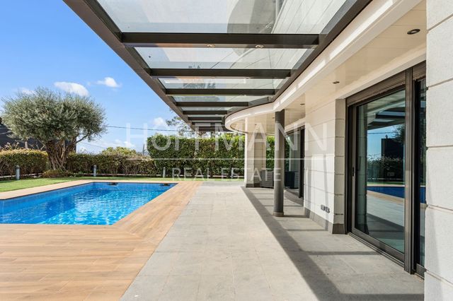 8 makuuhuone Huvila myytävänä paikassa Esplugues de Llobregat mukana uima-altaan 
autotalli - 2 750 000 € (Ref: 10121025)