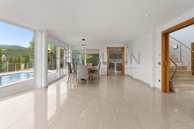 Casa de 4 habitaciones en Barcelona ciudad en venta con piscina garaje - 855.000 € (Ref: 9889343)