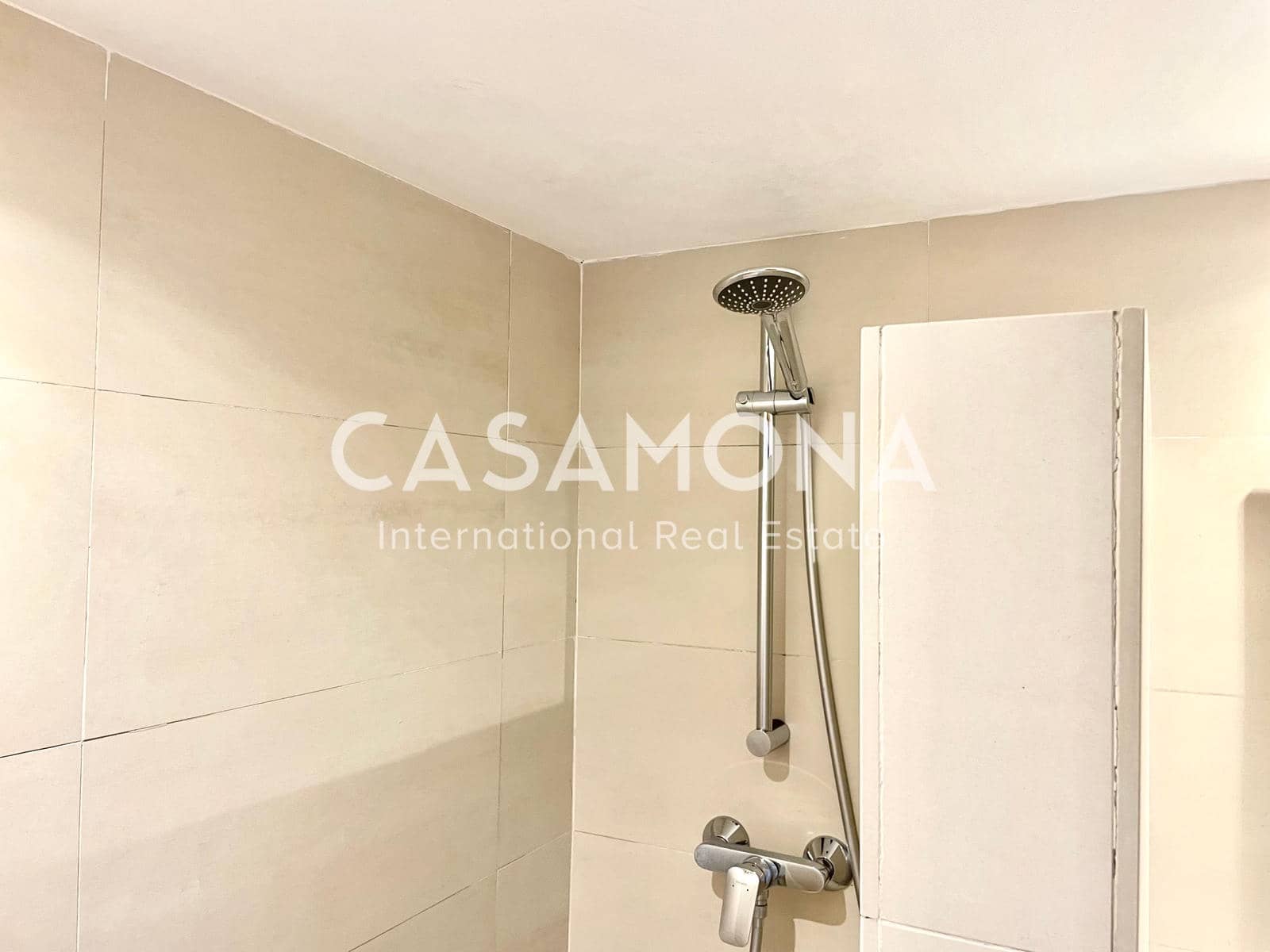 Appartement de 1 chambre à louer à Barcelone ville - 6 000 € (Ref: 5737972)