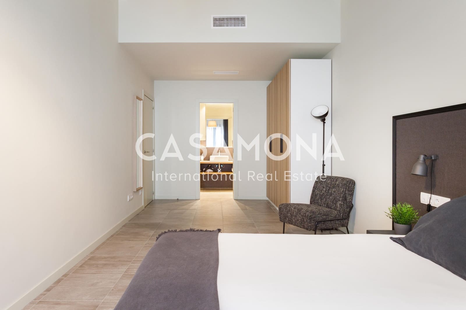 2 soverom Leilighet til leie i Barcelona by med svømmebasseng garasje - € 2 900 (Ref: 5738183)