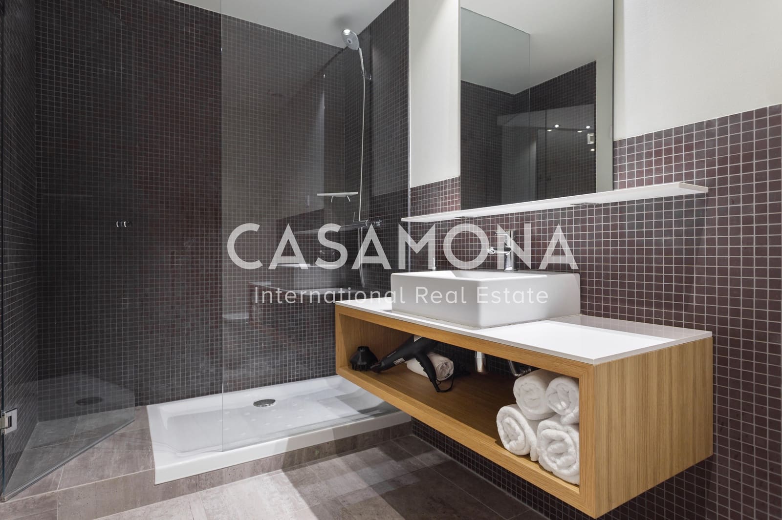 2 soverom Leilighet til leie i Barcelona by med svømmebasseng garasje - € 2 900 (Ref: 5738183)