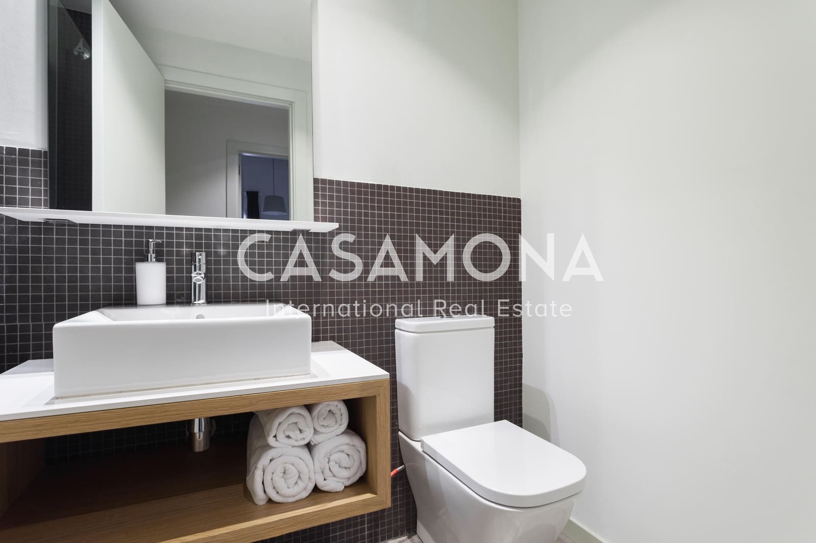 2 soverom Leilighet til leie i Barcelona by med svømmebasseng garasje - € 2 900 (Ref: 5738183)