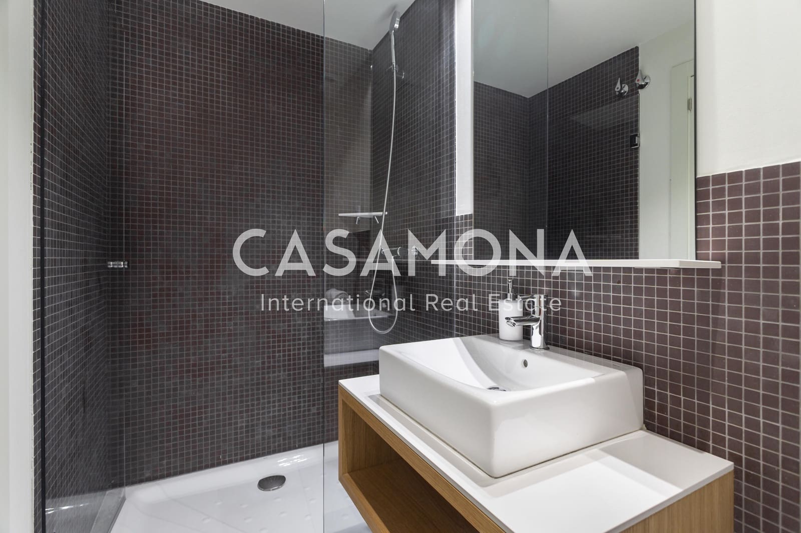 2 soverom Leilighet til leie i Barcelona by med svømmebasseng garasje - € 2 900 (Ref: 5738183)