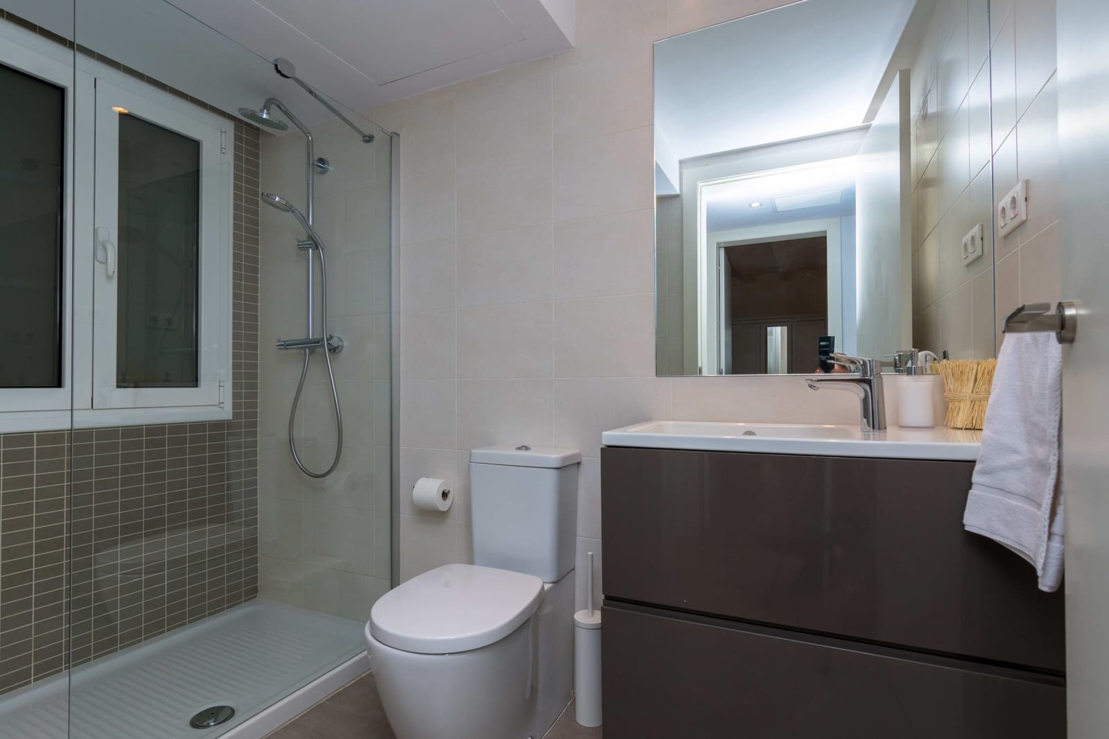 1 sovrum Lägenhet att hyra i Barcelona stad med pool - 2 800 € (Ref: 5738349)