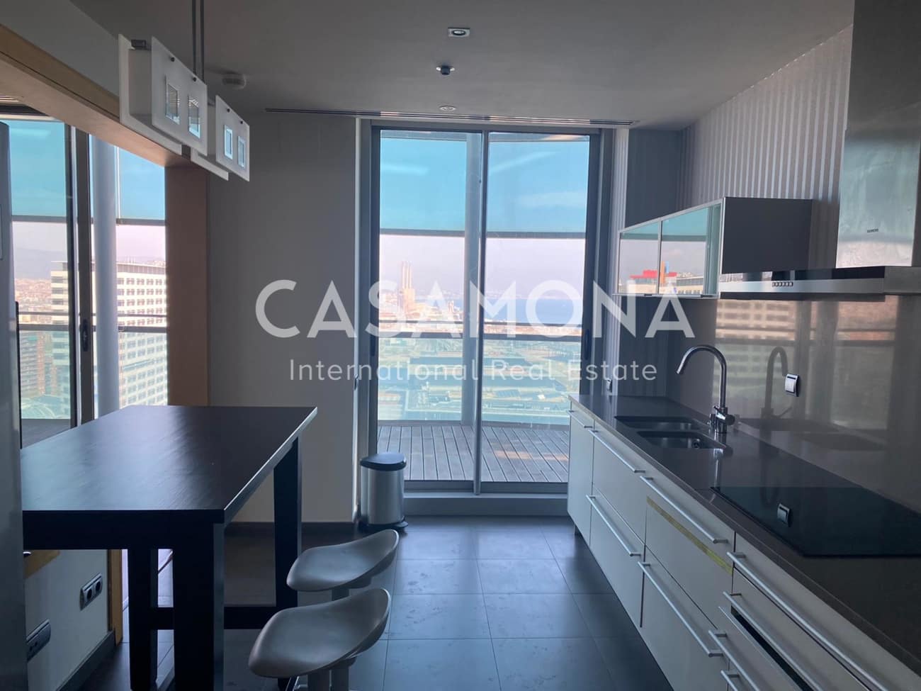 4 soveværelse Penthouse til salg i Barcelona by med swimmingpool garage - € 3.800.000 (Ref: 6015537)