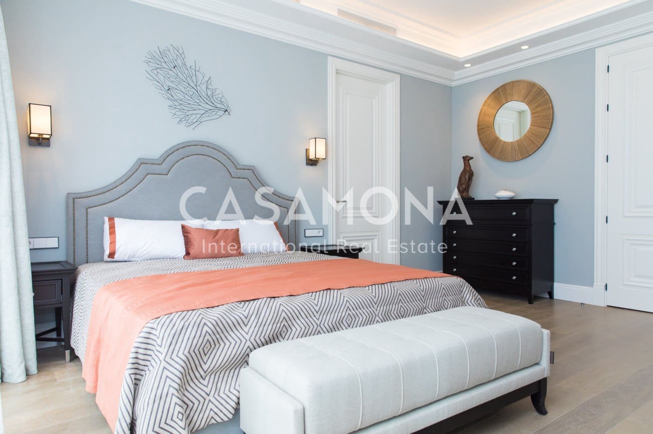 6 bedroom Villa for sale in Marbella with pool garage - € 2,700,000 (Ref: 6215482)