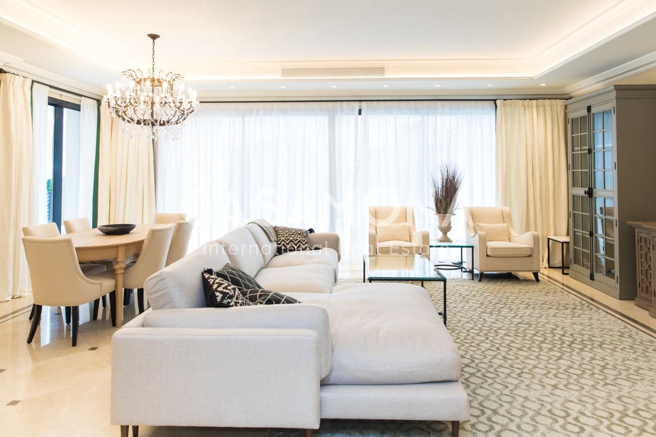 6 bedroom Villa for sale in Marbella with pool garage - € 2,700,000 (Ref: 6215482)