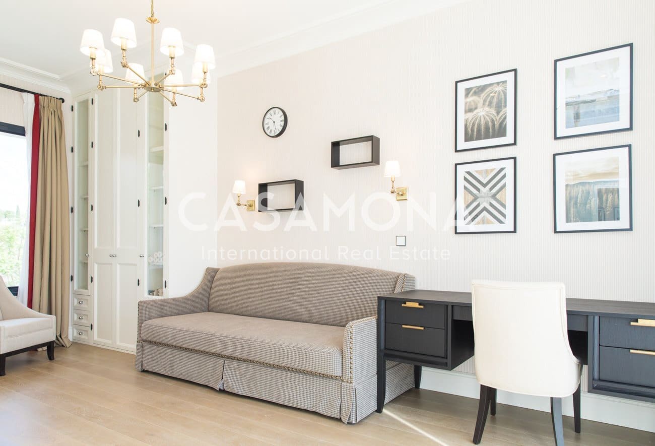 6 bedroom Villa for sale in Marbella with pool garage - € 2,700,000 (Ref: 6215482)