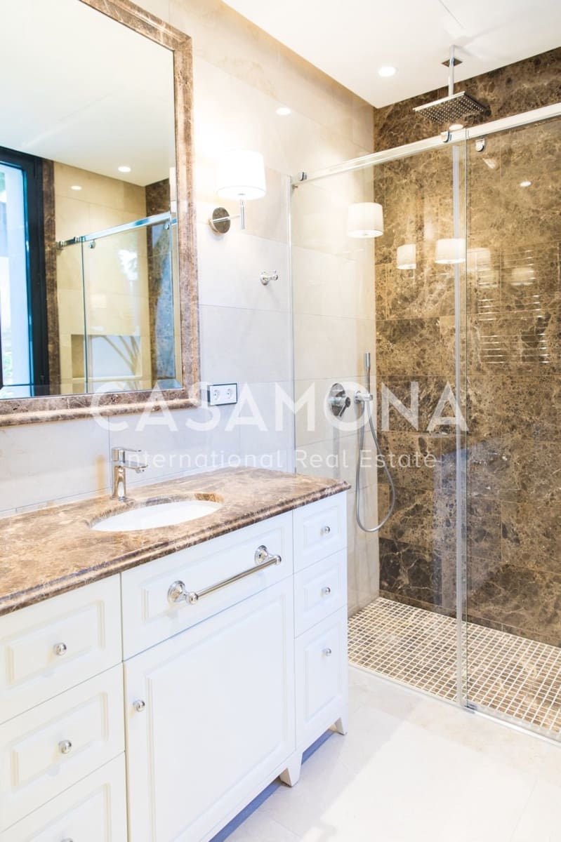 6 bedroom Villa for sale in Marbella with pool garage - € 2,700,000 (Ref: 6215482)