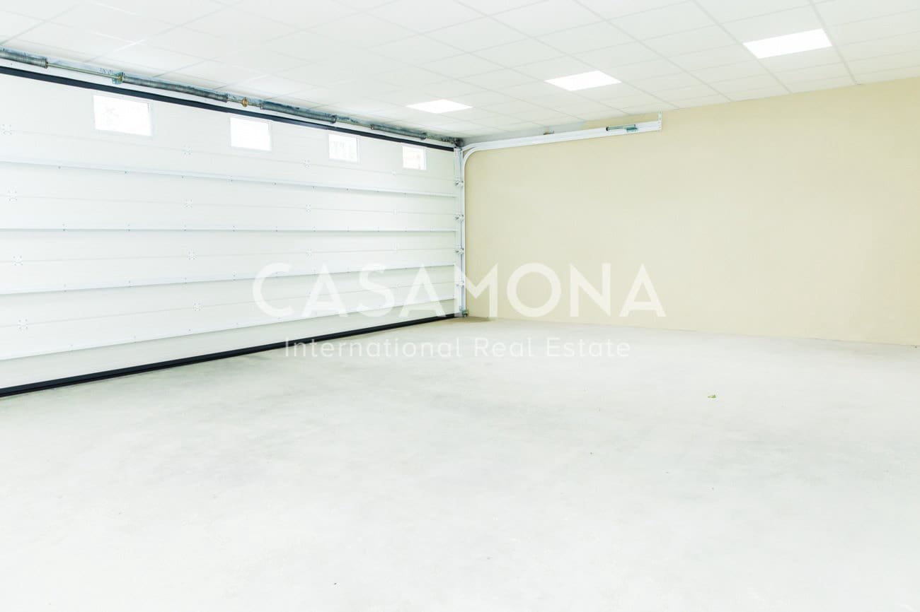 6 bedroom Villa for sale in Marbella with pool garage - € 2,700,000 (Ref: 6215482)